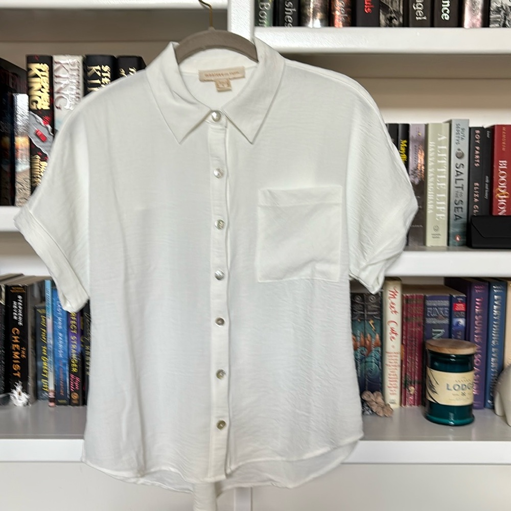 Monteau ladies size small top. In new condition, never worn.